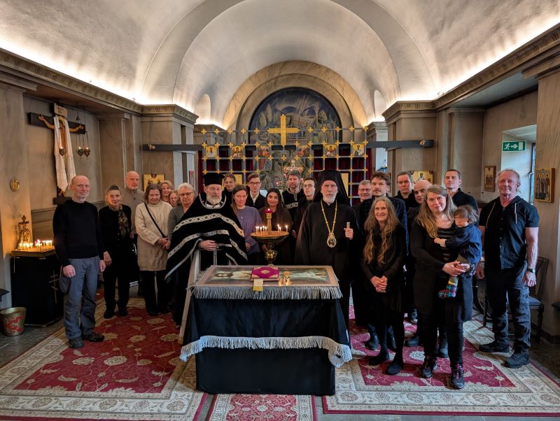 Ακολουθία της Αποκαθηλώσεως στην Ορθόδοξη Φινλανδική Ενορία Αγίου Νικολάου Στοκχόλμης.